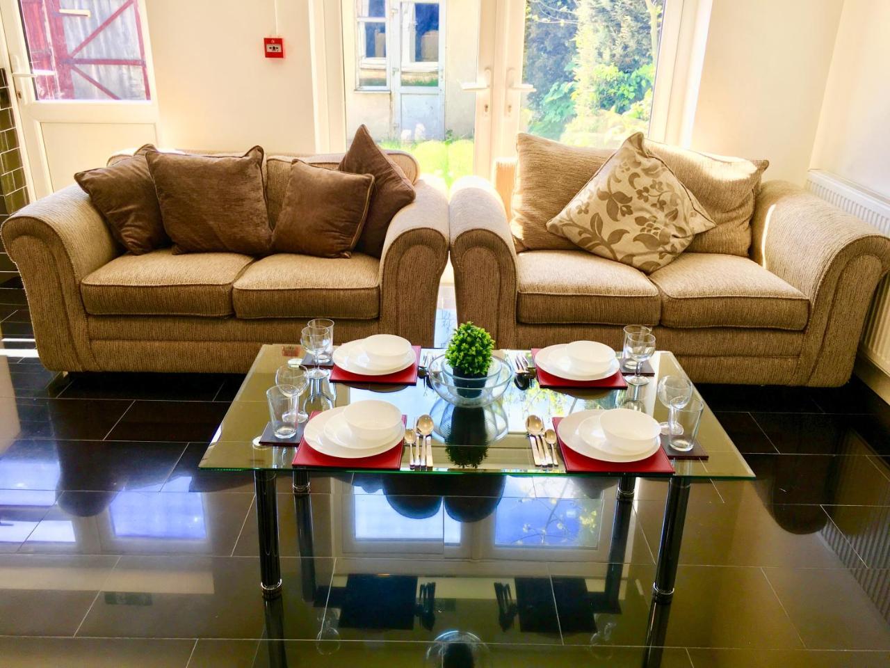 London 2 Bedroom Apartment, Kitchen, Reception And Private Garden 外观 照片