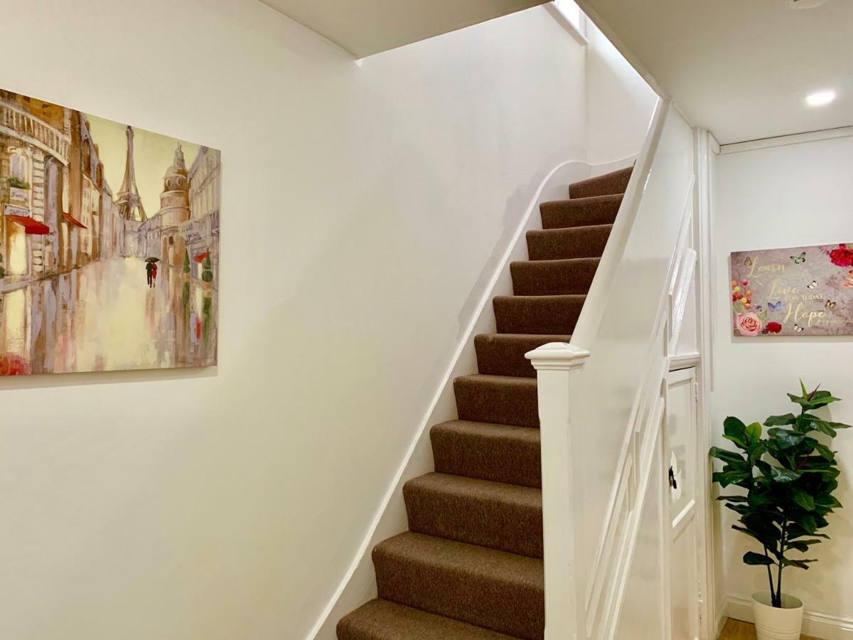 London 2 Bedroom Apartment, Kitchen, Reception And Private Garden 外观 照片