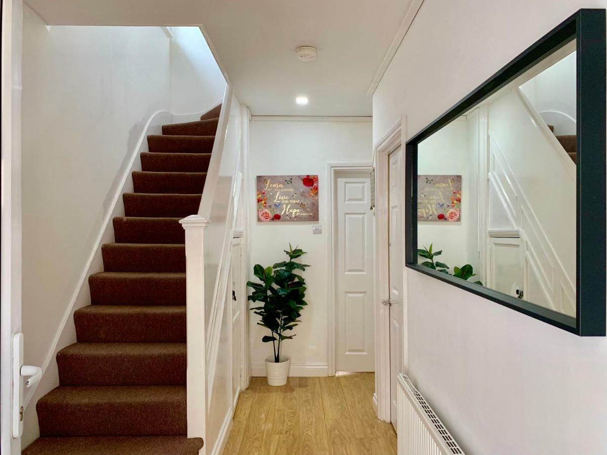 London 2 Bedroom Apartment, Kitchen, Reception And Private Garden 外观 照片