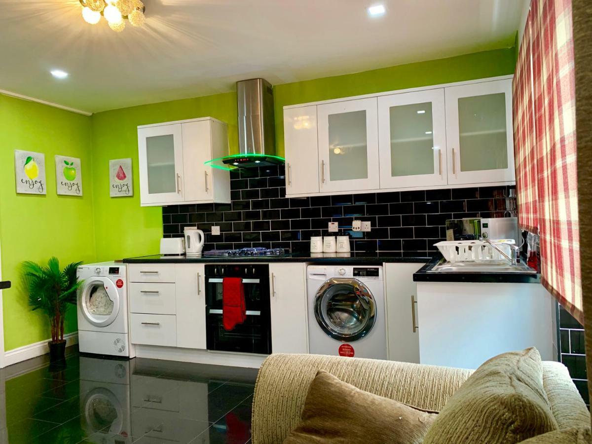 London 2 Bedroom Apartment, Kitchen, Reception And Private Garden 外观 照片