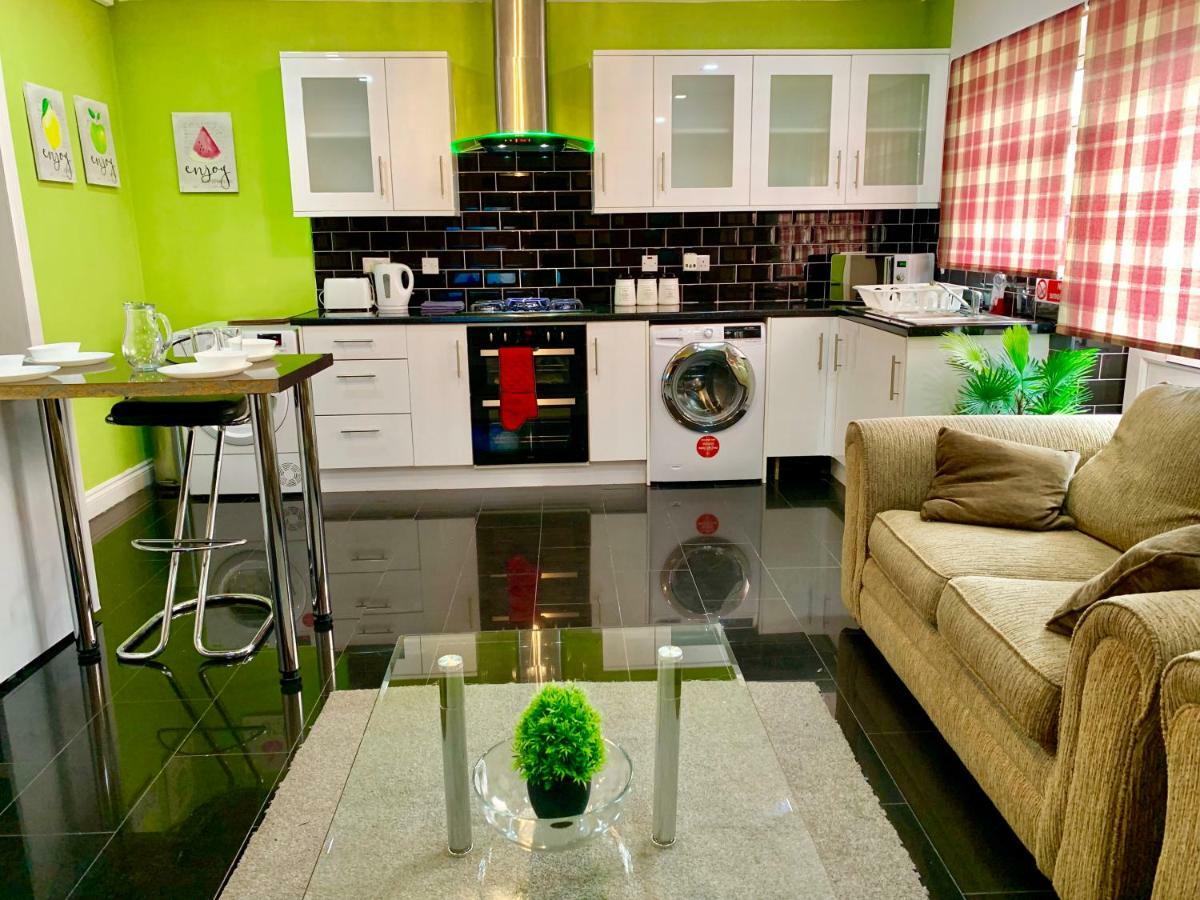London 2 Bedroom Apartment, Kitchen, Reception And Private Garden 外观 照片