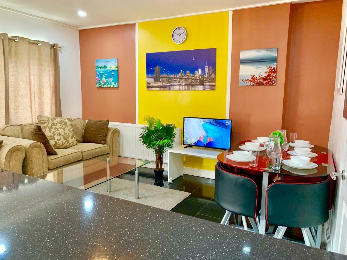 London 2 Bedroom Apartment, Kitchen, Reception And Private Garden 外观 照片