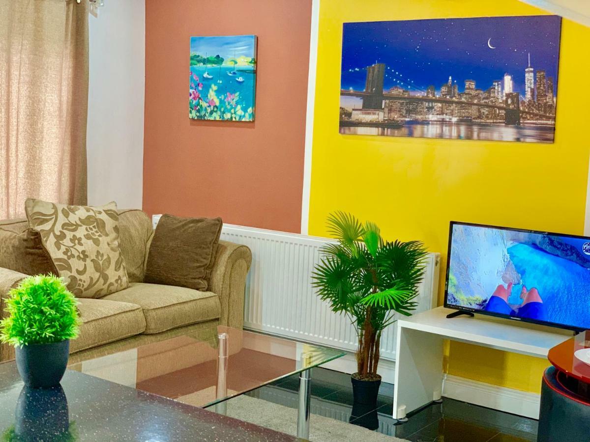 London 2 Bedroom Apartment, Kitchen, Reception And Private Garden 外观 照片